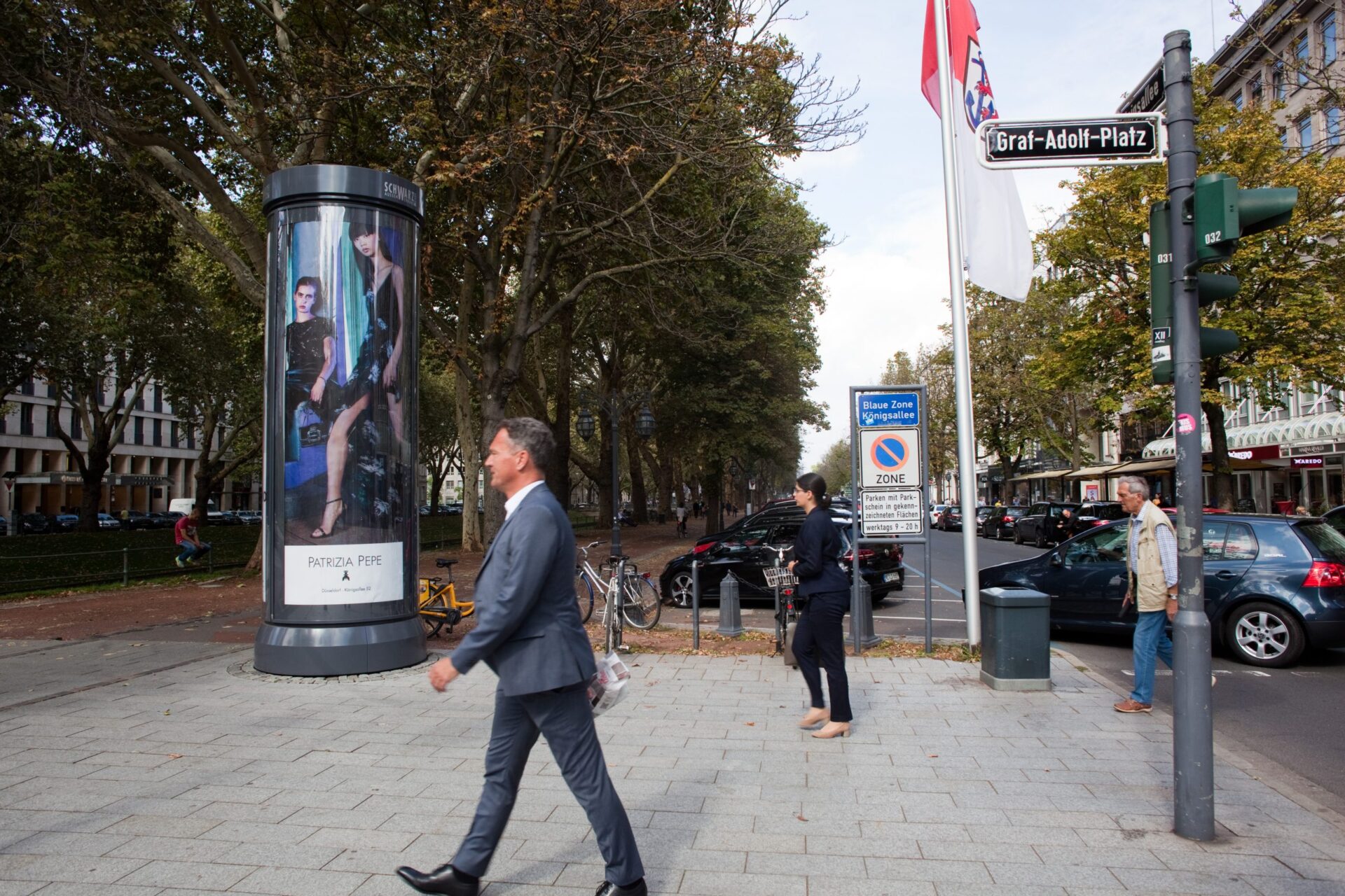 Werbung Düsseldorf Königsallee – Schwarz-Außenwerbung