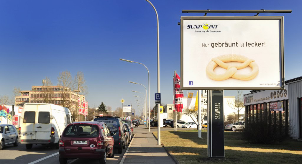 Großfläche 18/1 auf 2,5m Monofußbei Tag in Konstanz