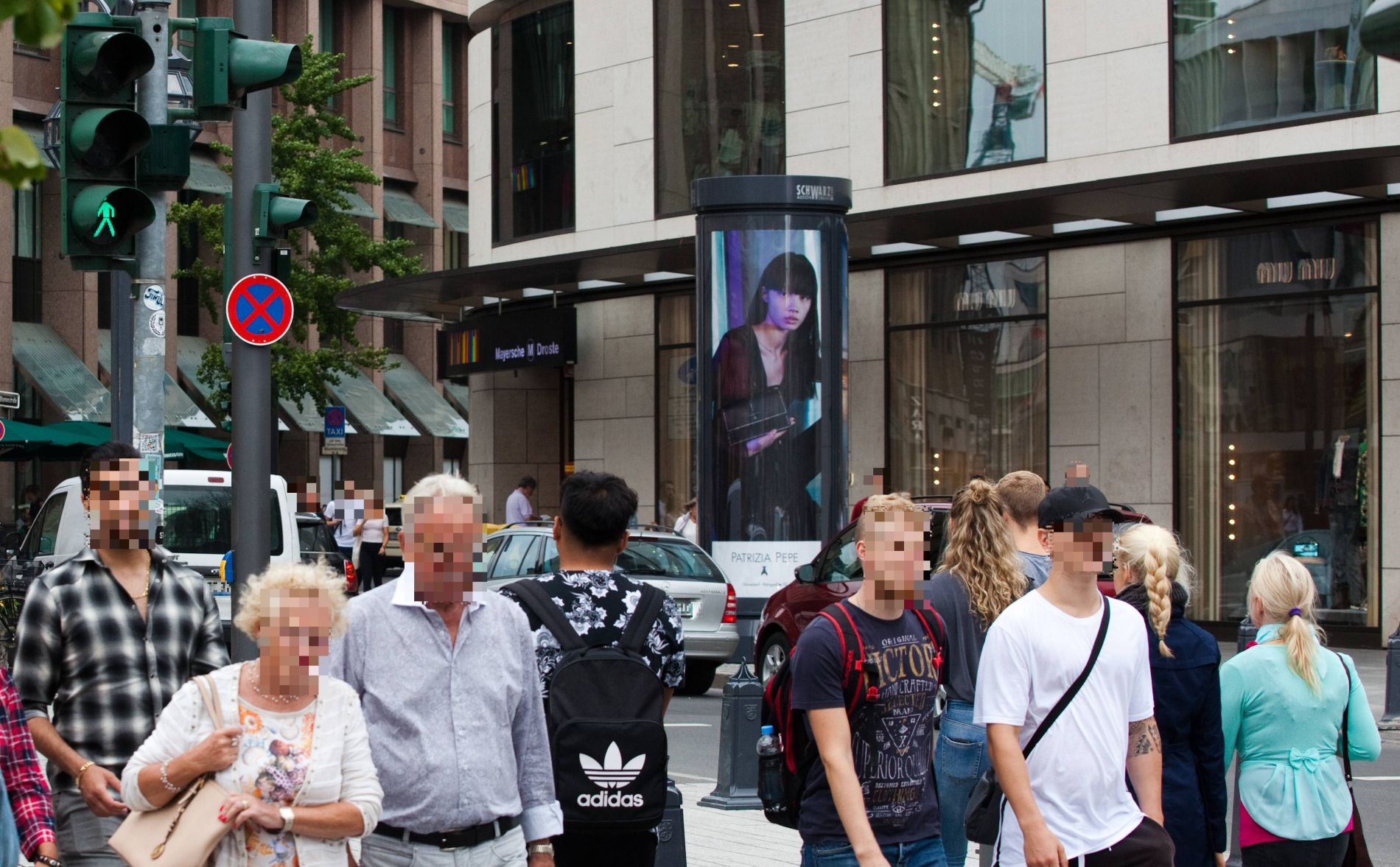 Litfasssaeule Düsseldorf – CityLight Poster – an der Shadowstraße